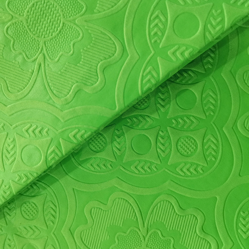 TMIE-08-2-2 110GSM Arbeidsklær i middels vekt Vanlig stoff Lyse farger farget med 3D levende blomsterdesign preget polyester poplin stoff