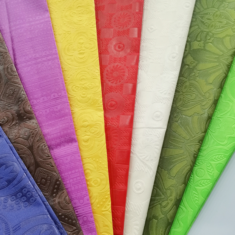 TMIE-08-2-1 Smal bredde stoff Høy tetthet 100GSM tilpasset farge farget med 3D-preget polyester poplin stoff