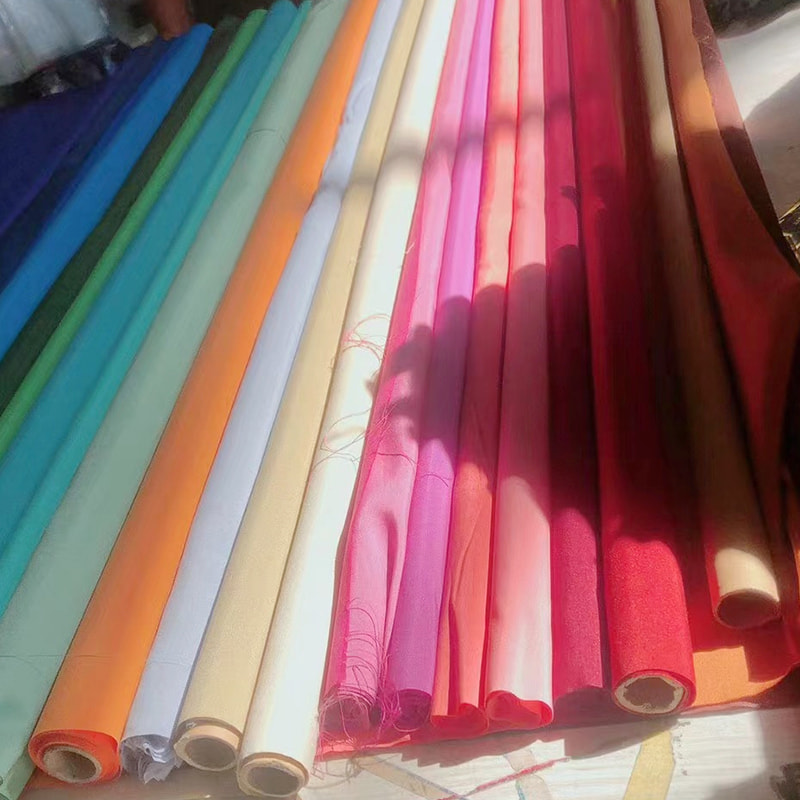 TMIE-08-5-2 112CM Bredde Lettvekt 75GSM tilpasset farge og mer enn 100+ farger Farget fôr polyester poplin stoff